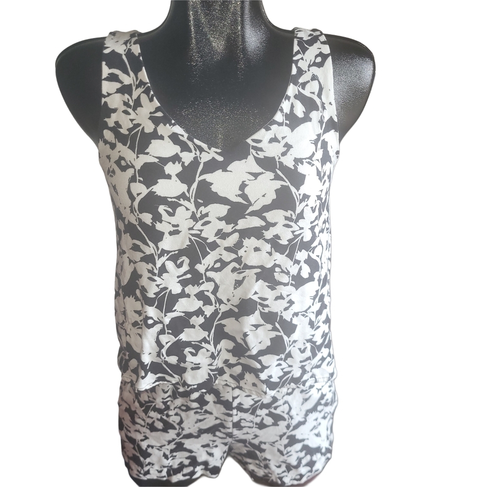 Banana Republic Black And White 1 Piece Short Romper Size 2